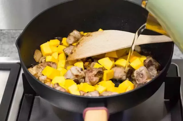 別看它不起眼,卻是絕佳的減肥食品!熱量低,助睡眠,這樣做最好吃!