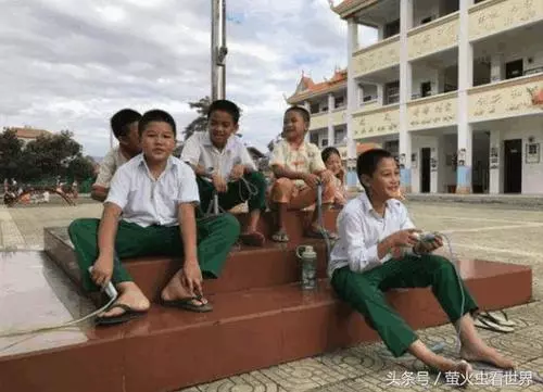 緬甸小孩來中國上學,不僅免學費還包2餐,都以為自己是中國人呢