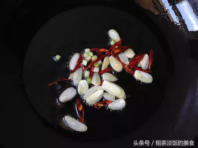 原來炒土豆絲，飯店大廚是這樣放的醋，難怪那麼好吃！