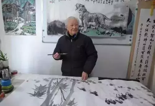 這杯水,97歲國畫大師喝了40多年,軟化血管防動脈硬化……便宜實用