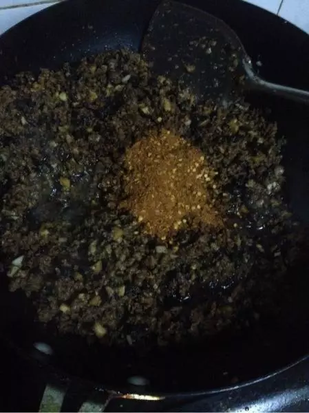 教你自製香菇醬配方,鮮香爽口,老公說比老乾媽好吃,做一回吃三天