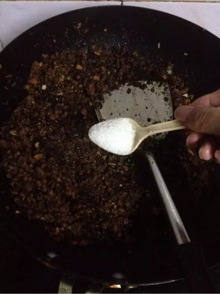 教你自製香菇醬配方,鮮香爽口,老公說比老乾媽好吃,做一回吃三天