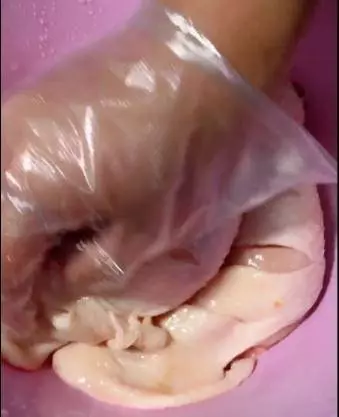 雞腿這樣做燉30分鐘收汁即可出鍋,美味可口。好吃到沒不得了!