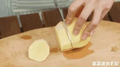 這道街頭小吃,可能是土豆最過癮的吃法!在家做更衛生!