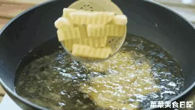 這道街頭小吃,可能是土豆最過癮的吃法!在家做更衛生!