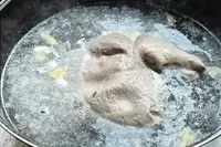 【花生大骨胡椒豬肚湯】的詳細做法~
