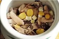 【花生大骨胡椒豬肚湯】的詳細做法~