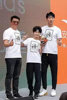 《爸爸去哪兒》楊陽洋子承父業,Kimi長殘了,他10歲身高163
