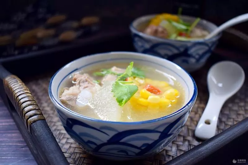 冬瓜玉米排骨湯的做法