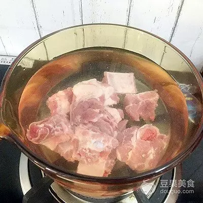 冬瓜玉米排骨湯的做法