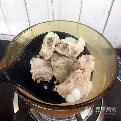 冬瓜玉米排骨湯的做法