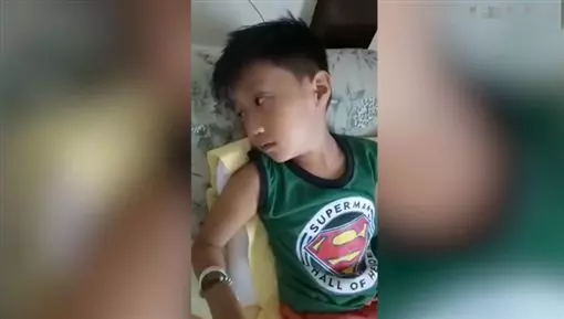 【內附視頻】6歲男童每日打機9小時,臉部永久痙攣狂眨眼!