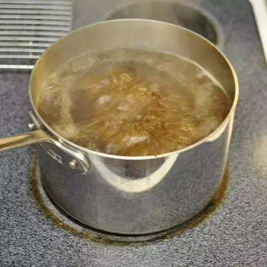 她把「可樂」倒進洗衣機裡,別人以為她瘋了,結果嚇一大跳!沒想到還有這樣的妙用!太實用了