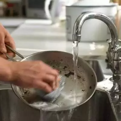 她把「可樂」倒進洗衣機裡,別人以為她瘋了,結果嚇一大跳!沒想到還有這樣的妙用!太實用了
