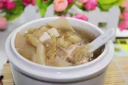 55歲女子患癌,一年後癌細胞卻沒有擴散,醫生說是吃多了它!
