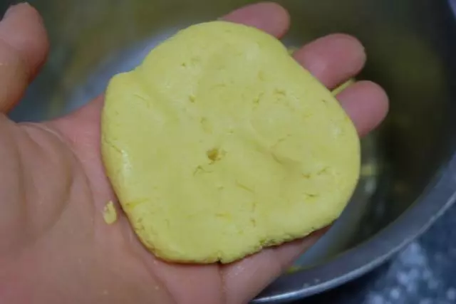 不用發酵不用揉面,這款小點心黏糯可口、甜而不膩,做法超簡單!