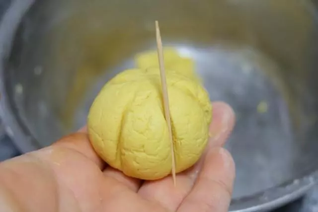 不用發酵不用揉面,這款小點心黏糯可口、甜而不膩,做法超簡單!