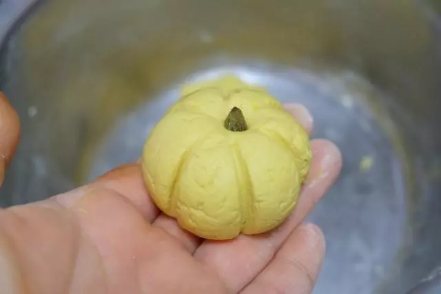 不用發酵不用揉面,這款小點心黏糯可口、甜而不膩,做法超簡單!