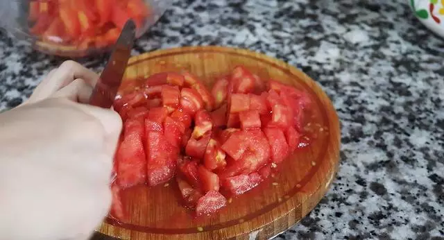 好喝又地道的西紅柿雞蛋湯,湯濃嫩滑,夏季開胃清爽兒子連喝2碗 ~