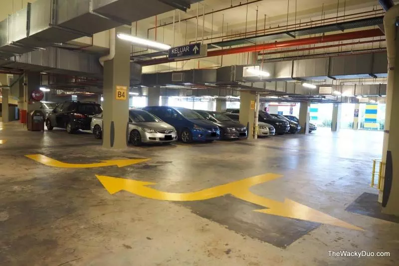 停車時應該車頭進或車尾進?看完這個你就明白了!