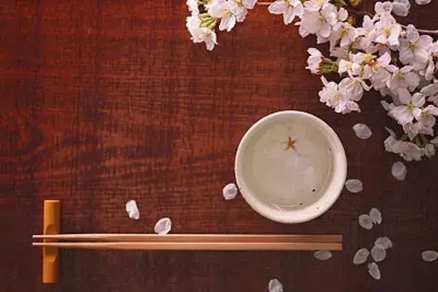 年少不識酒中味,喝懂已是不惑年!