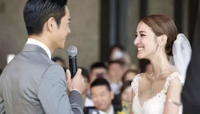 鄭嘉穎陳凱琳巴厘島甜蜜大婚,現場直擊親親親甜到齁
