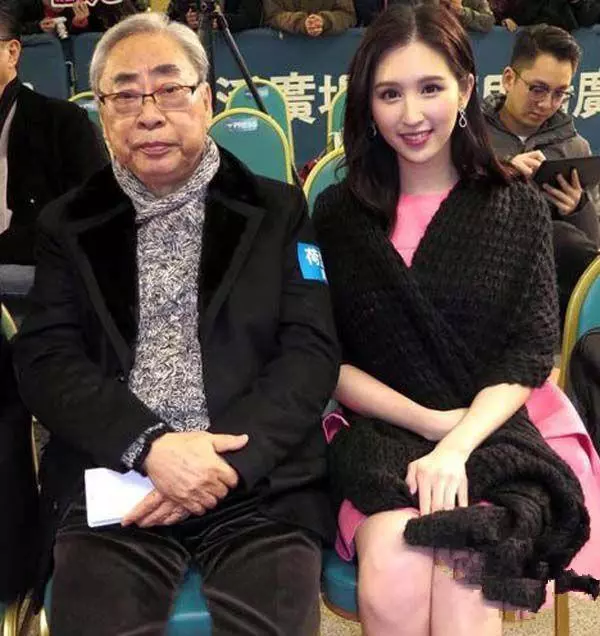 曾家財萬貫,因父親牽線,如今27歲卻落得和78歲富豪相伴
