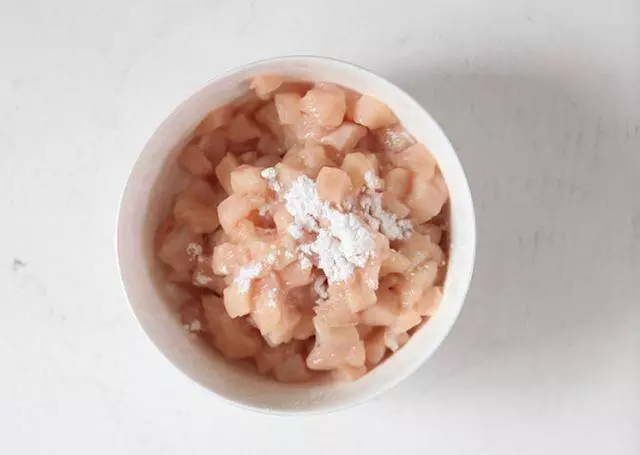 宮保雞丁太油膩怎麼辦,退休老廚師這樣做,比大酒店的都好吃