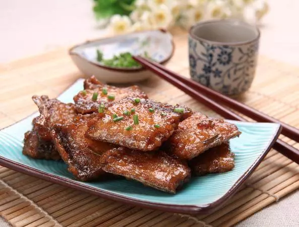 做糖醋帶魚小秘方,炸魚的時候這樣做,一點都不會碎,太香了!
