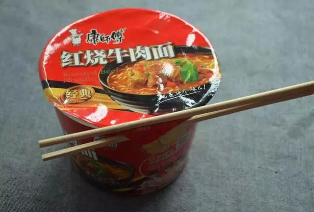 一次性筷子我再也不扔了,沒想到還有這4個妙用,省錢又實用