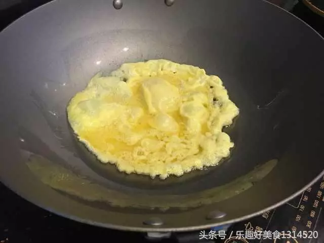 韭菜炒雞蛋,很多人的做法都錯了,民間師傅的做法,網友又稱讚了