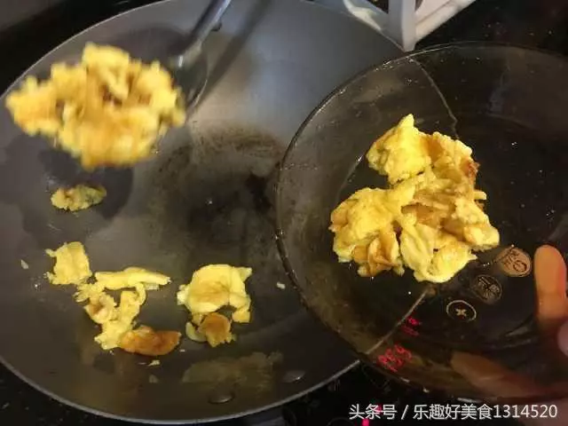 韭菜炒雞蛋,很多人的做法都錯了,民間師傅的做法,網友又稱讚了