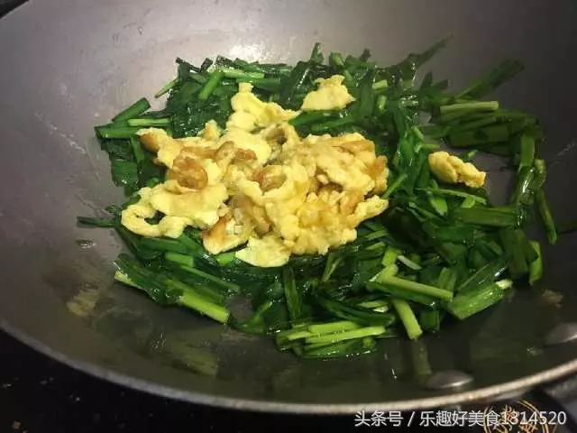韭菜炒雞蛋,很多人的做法都錯了,民間師傅的做法,網友又稱讚了
