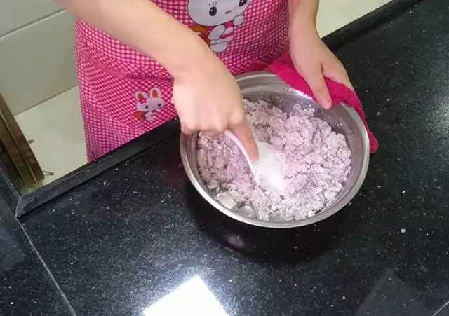 香酥芋泥卷,外皮酥脆,內芯香軟,簡單易學,快來試試吧!