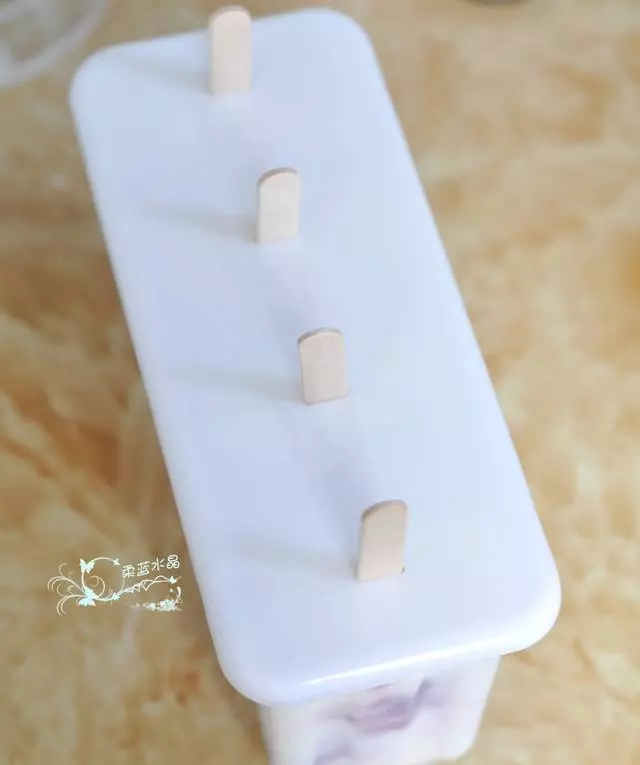 我把果醬和酸奶換個造型放冰箱冷凍,老公和孩子搶著吃,清涼解暑真舒服!