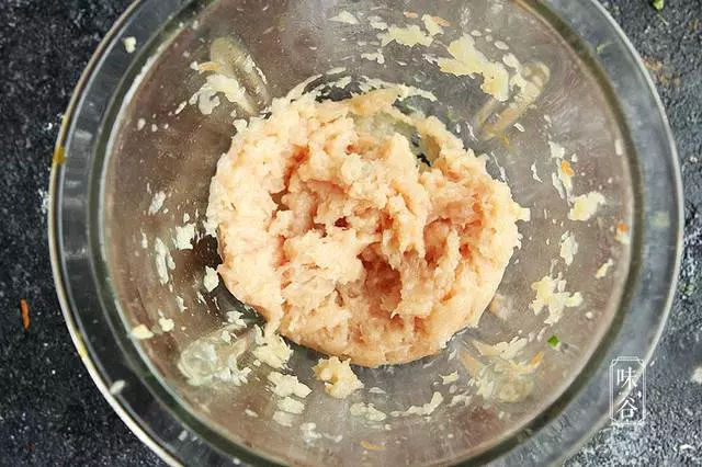 這款雞肉餅,立秋後孩子要多吃,明目又長個,頭腦也聰明
