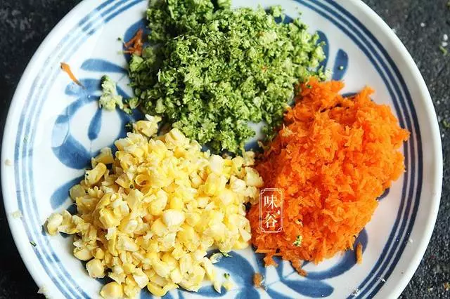 這款雞肉餅,立秋後孩子要多吃,明目又長個,頭腦也聰明