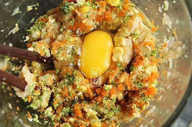 這款雞肉餅,立秋後孩子要多吃,明目又長個,頭腦也聰明