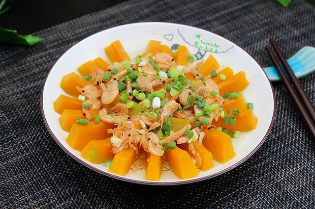 奶奶做南瓜最拿手,這方法50年都沒有吃膩,軟糯香甜,鮮美多汁