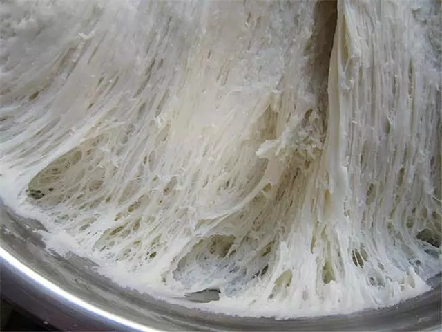 這餅做法和肉夾饃類似,卻比肉夾饃做著更簡單更美味,看一遍就會