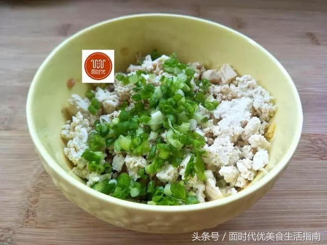 1塊豆腐,3個雞蛋,試試這種新做法,又香又嫩,看著流口水!非常適合家裡老人和小孩子!