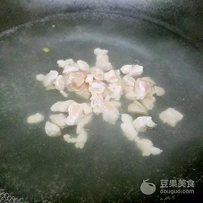 蒜薹豆瓣醬肉包的做法~