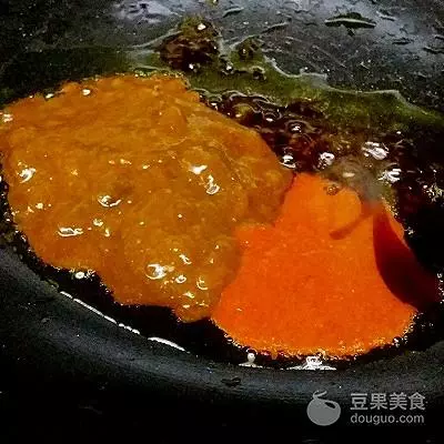 蒜薹豆瓣醬肉包的做法~