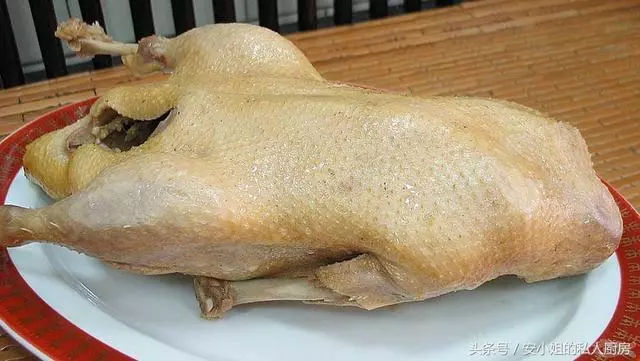 南京特產鹹水鴨做法,皮薄肉嫩,十里飄香!