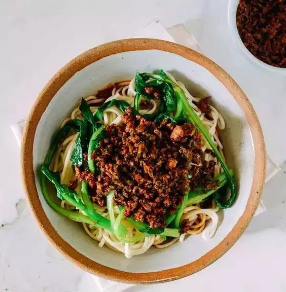 台灣滷肉飯,好吃不油膩,簡單做法附上!