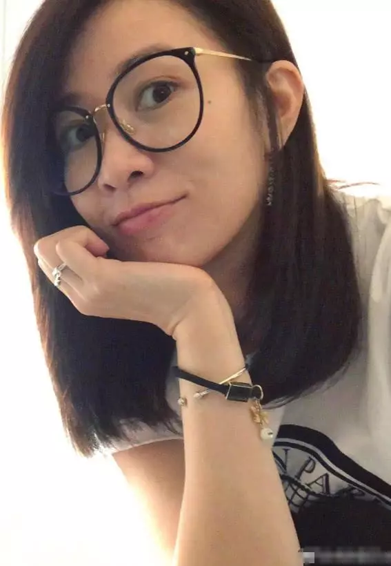 秦嵐:我敢關掉濾鏡,佘詩曼:我也敢關掉濾鏡,網友:看出差距了!