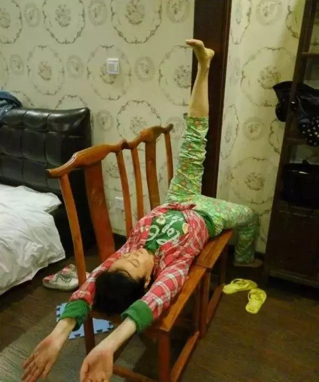筋長1寸,長壽十年,臥位拉筋,後背拉筋,腹部拉筋法