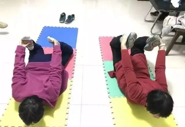 筋長1寸,長壽十年,臥位拉筋,後背拉筋,腹部拉筋法