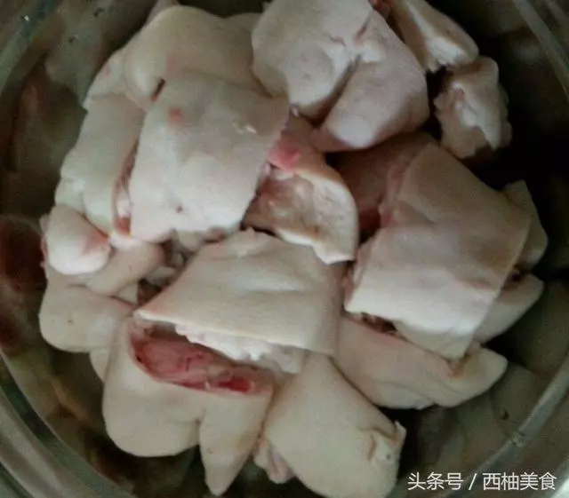 紅燒豬蹄怎麼做又香又嫩又不膩?最全配方來了,兩個豬蹄你夠吃嗎