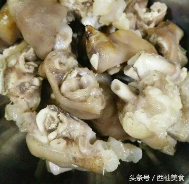 紅燒豬蹄怎麼做又香又嫩又不膩?最全配方來了,兩個豬蹄你夠吃嗎
